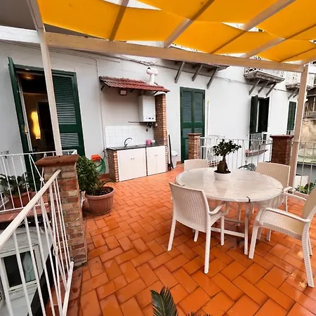 Domus Elena - Plebiscito * Napoli