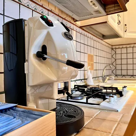 Domus Elena - Plebiscito 아파트